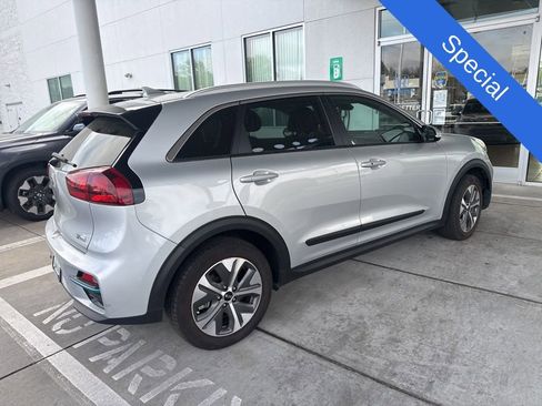Used 2020 Kia Niro EX w/ Cold Weather Package image 6