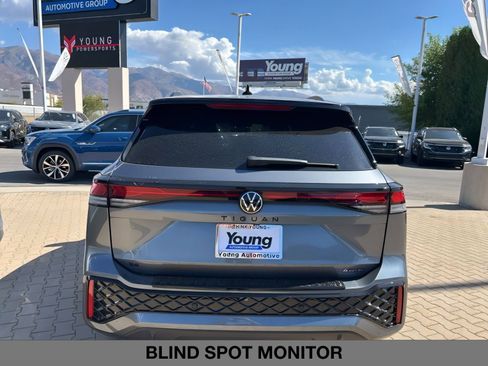 New 2025 Volkswagen Tiguan SE R-Line image 6