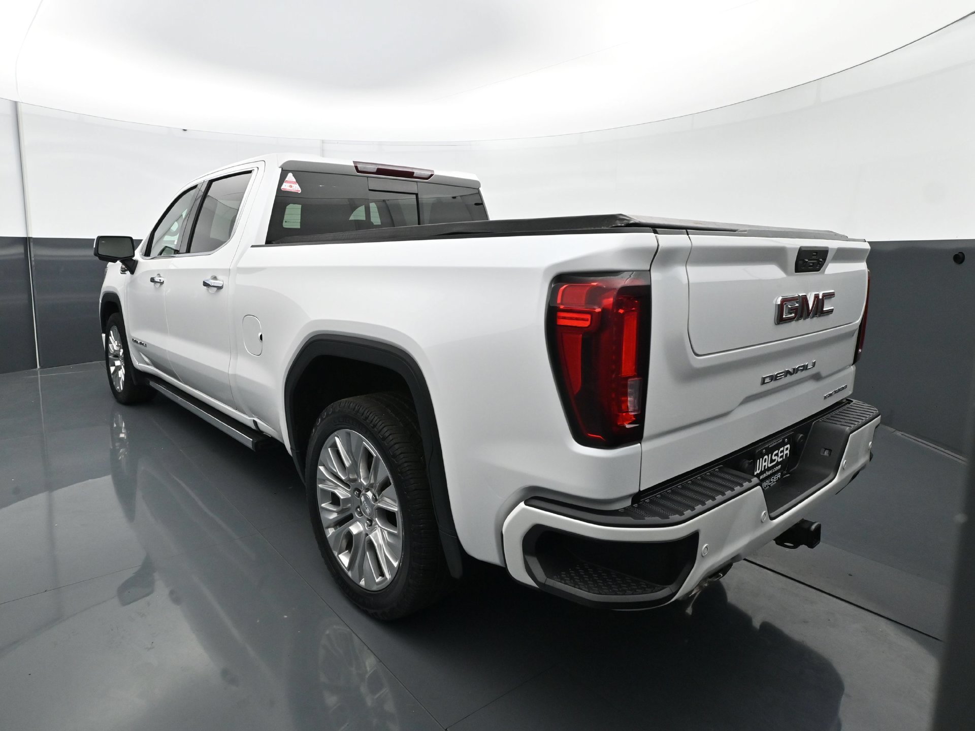 Used 2022 GMC Sierra 1500 Denali w/ Denali Premium Package AWD/4WD image 5