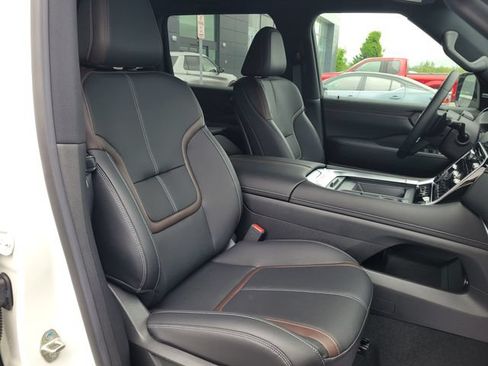 New 2026 Nissan Armada SL w/ Captain's Chari Seat Package AWD/4WD image 40