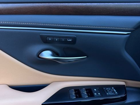 Used 2024 Lexus ES 350 350 image 11