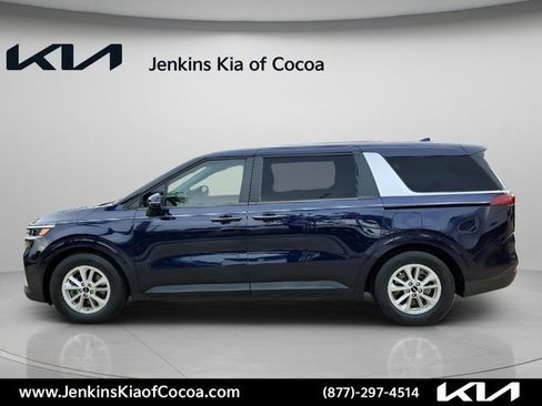 Used 2024 Kia Carnival LX FWD image 10