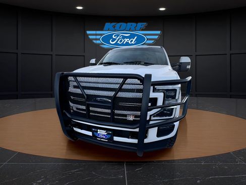 Used 2022 Ford F350 Lariat w/ Lariat Ultimate Package image 2