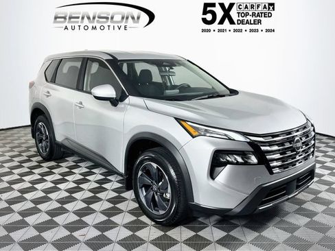 Used 2025 Nissan Rogue SV FWD image 1
