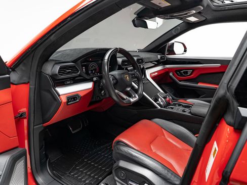 Used 2020 Lamborghini Urus AWD/4WD image 11