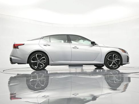 Certified 2024 Nissan Altima 2.5 SR FWD image 39