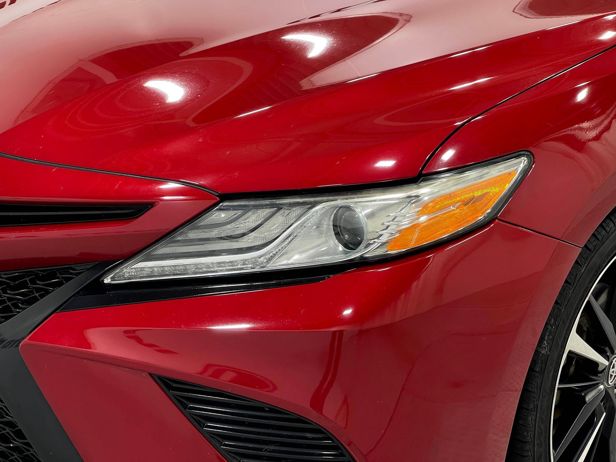 Used 2020 Toyota Camry XSE FWD image 31