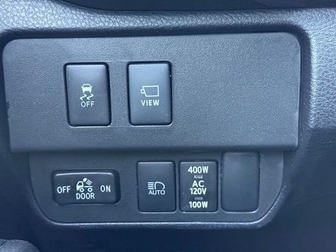 Used 2023 Toyota Tacoma TRD Sport w/ TRD Premium Sport Package AWD/4WD image 27
