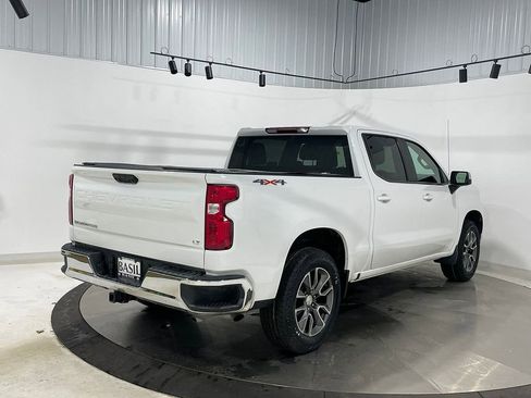 Used 2022 Chevrolet Silverado 1500 LT AWD/4WD image 11