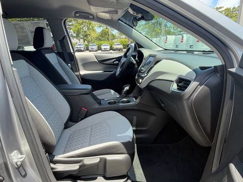 Certified 2024 Chevrolet Equinox LS w/ LS Convenience Package FWD image 17