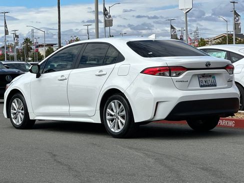Used 2024 Toyota Corolla LE w/ LE Convenience Package FWD image 6