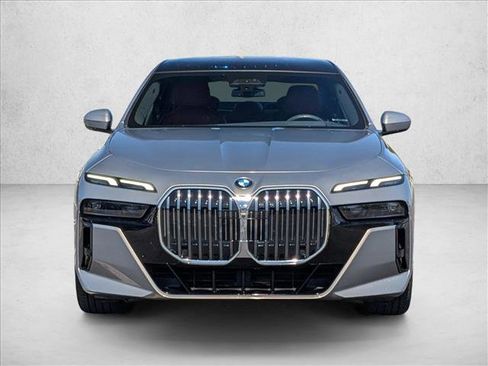 Certified 2023 BMW 740i RWD image 2