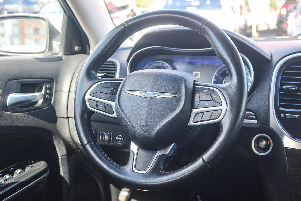 Used 2021 Chrysler 300 Touring L AWD/4WD image 18