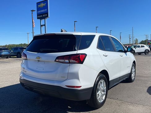 Used 2022 Chevrolet Equinox LS w/ LS Convenience Package image 4