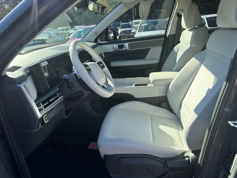 New 2026 Hyundai Santa Fe SE image 9