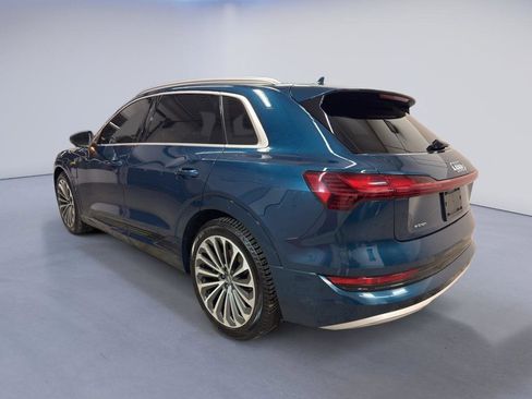 Used 2019 Audi e-tron Prestige w/ Prestige Package image 5