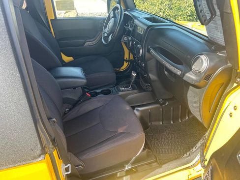 Used 2015 Jeep Wrangler Sport image 13