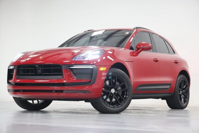 Used 2025 Porsche Macan AWD/4WD image 8