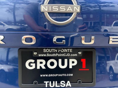 Used 2023 Nissan Rogue SV w/ SV Premium Package AWD/4WD image 10