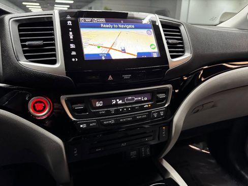 Used 2017 Honda Pilot Touring image 23