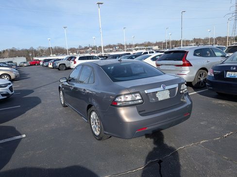 Used 2008 Saab 9-3 2.0T w/ Moonroof Package image 8