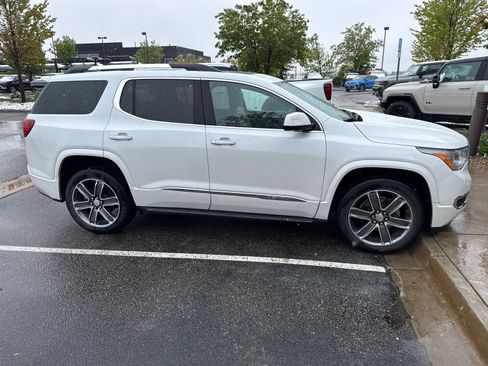 Used 2019 GMC Acadia Denali w/ Technology Package AWD/4WD image 2
