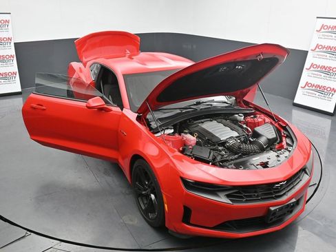 Used 2020 Chevrolet Camaro LT image 25