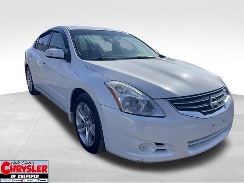 Used 2012 Nissan Altima 3.5 SR image 1