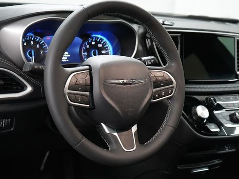 New 2026 Chrysler Pacifica Select AWD/4WD image 22