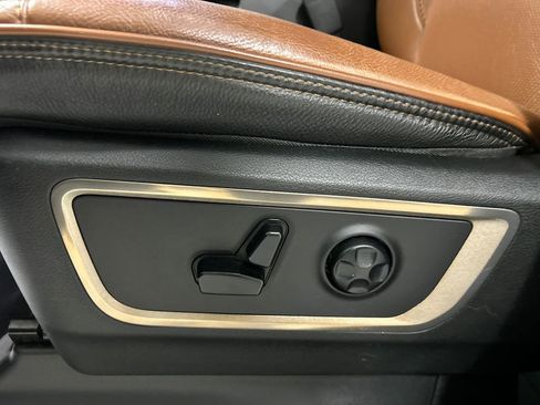 Used 2019 RAM 1500 Laramie Longhorn AWD/4WD image 16