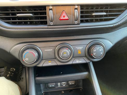 Used 2020 Kia Forte Sedan image 19