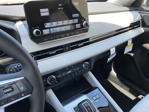 New 2025 Mitsubishi Outlander SEL image 17