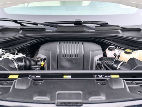 Used 2025 Land Rover Range Rover SE image 17