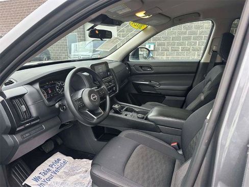 Certified 2024 Nissan Pathfinder S image 15