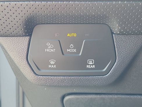 Used 2024 Volkswagen Atlas Cross Sport SEL R-Line AWD/4WD image 19