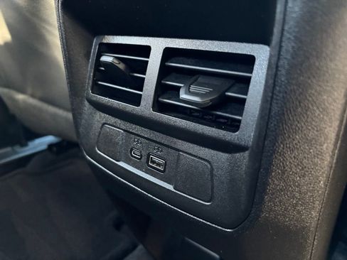 Used 2024 GMC Canyon Denali image 18