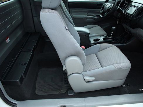 Used 2015 Toyota Tacoma 2WD Access Cab image 20