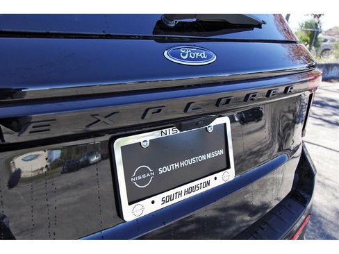 Used 2025 Ford Explorer ST-Line image 27