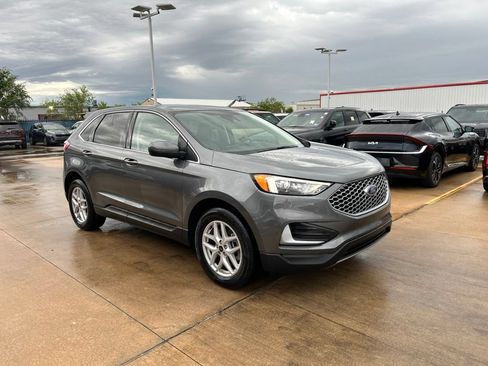 Used 2024 Ford Edge SEL AWD/4WD image 4