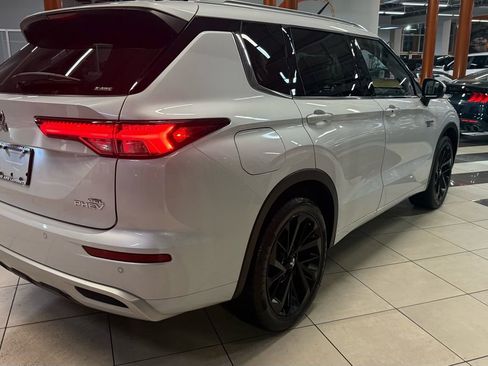 Used 2024 Mitsubishi Outlander SEL image 4