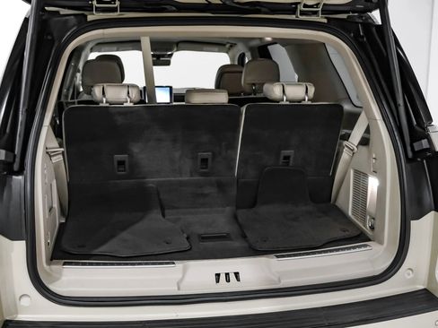 Used 2018 Lincoln Navigator Select w/ Technology Package image 54