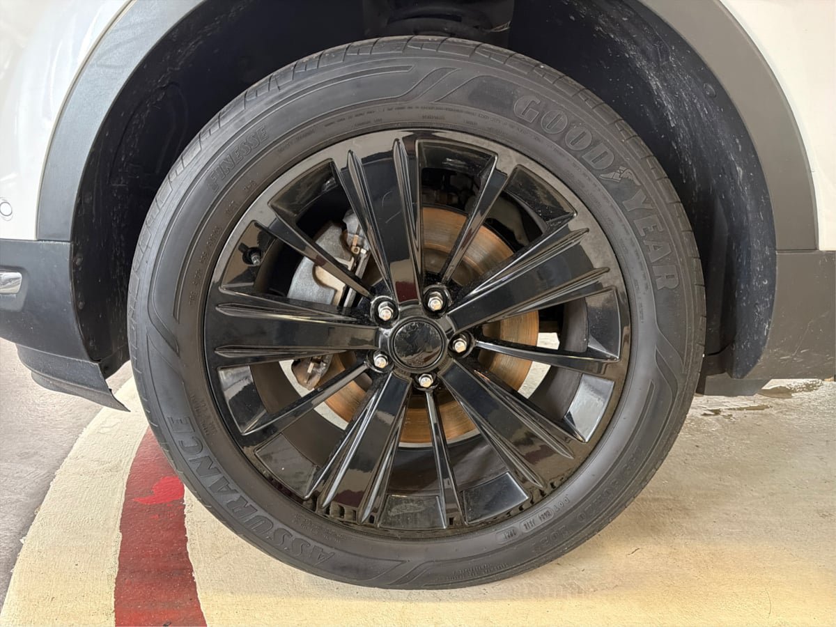 Used 2018 Ford Explorer Limited w/ Equipment Group 301A AWD/4WD image 13