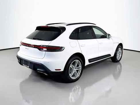 Certified 2025 Porsche Macan AWD/4WD image 9