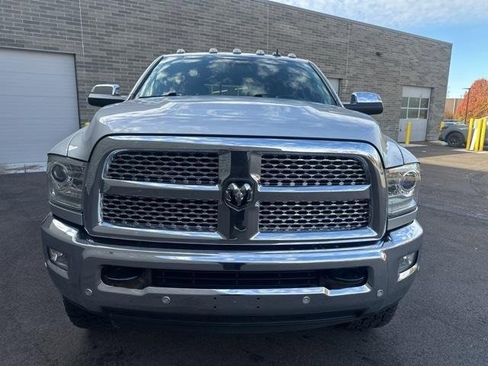 Used 2018 RAM 2500 Laramie image 3