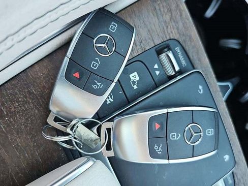 Used 2021 Mercedes-Benz GLE 350 w/ Premium Package image 51