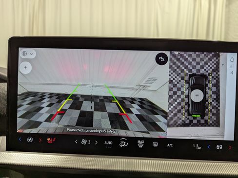 Used 2025 Ford Explorer ST-Line w/ Premium Package image 25