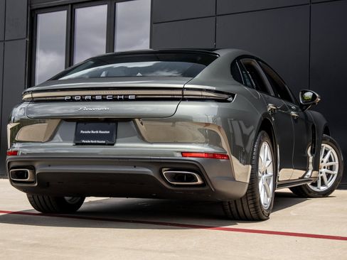 Certified 2025 Porsche Panamera image 11