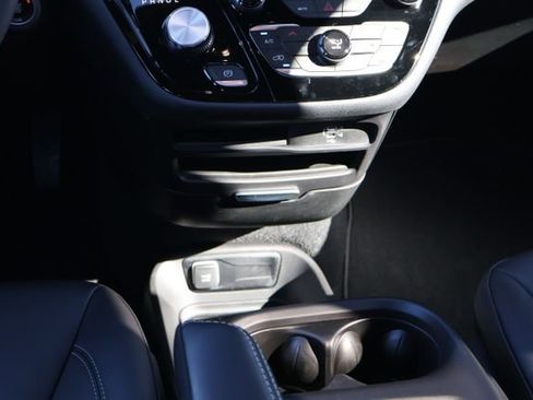 New 2026 Chrysler Pacifica Select image 15