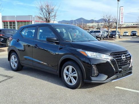 Used 2024 Nissan Kicks S image 2