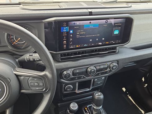 Used 2024 Jeep Wrangler Unlimited Sport image 7